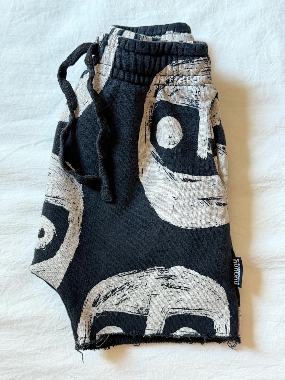Nununu Kids Black Graphic Raw Hem Sweat Shorts Size 4-5